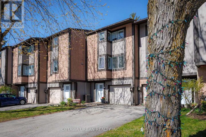 Property Photo:  46 Reaney Court  ON K2K 1W8 