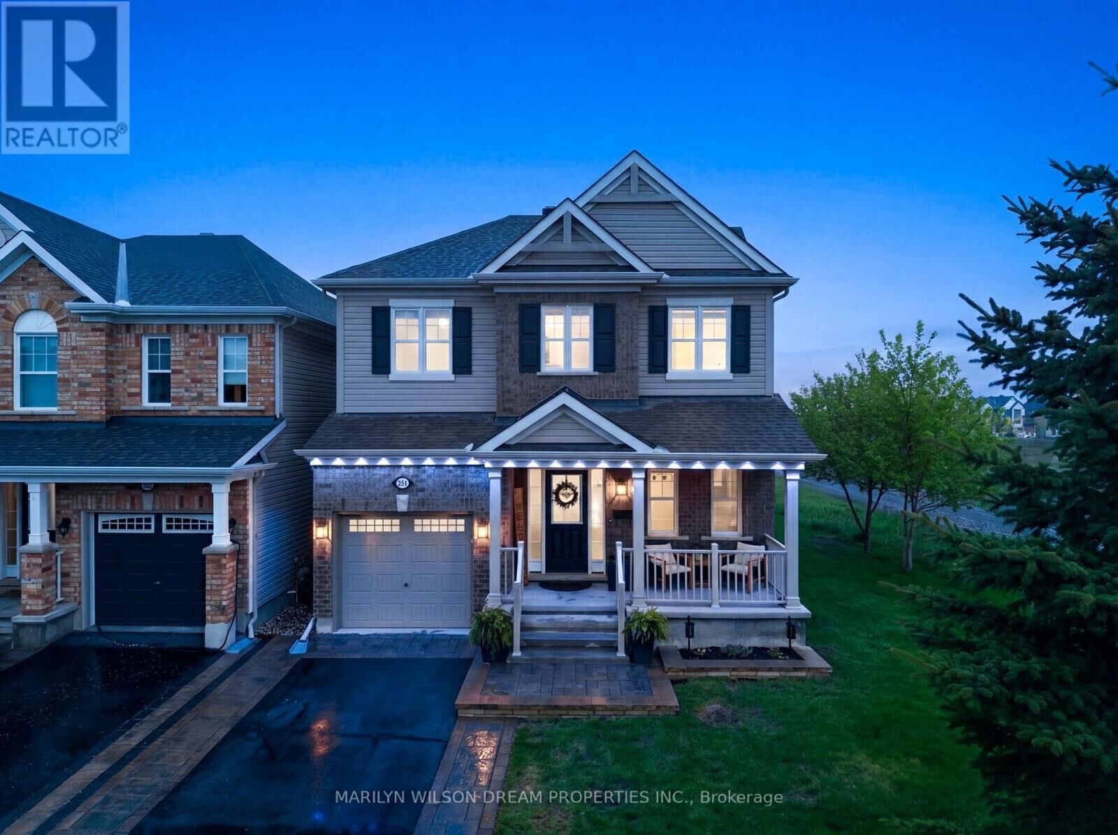 Property Photo:  361 Gallantry Way  ON K2S 0R1 