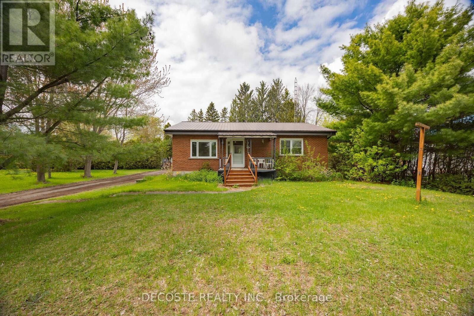 Property Photo:  21985 Main Street  ON K0B 1H0 
