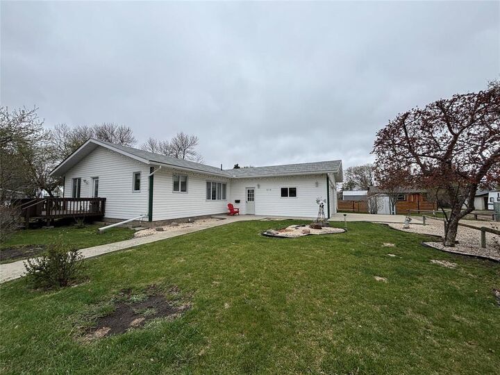 Property Photo: 414 Finlay Street West MB R0K 1G0