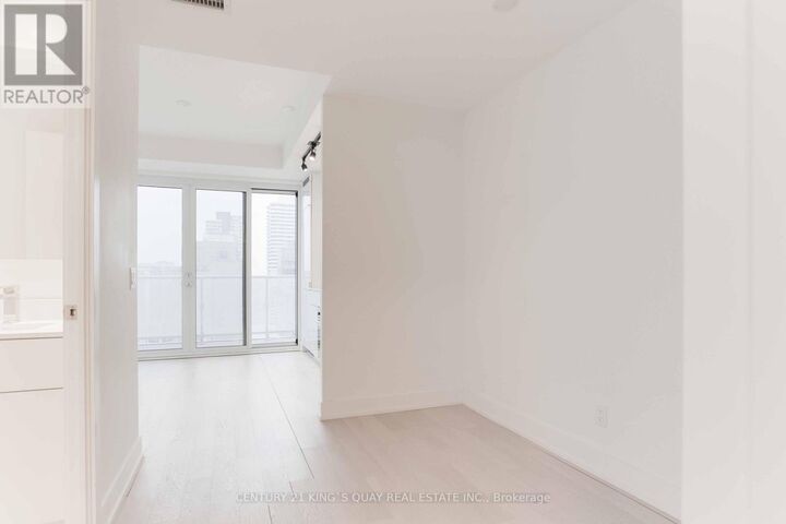 Property Photo: 7 Grenville Street 2608 ON M4Y 0E9