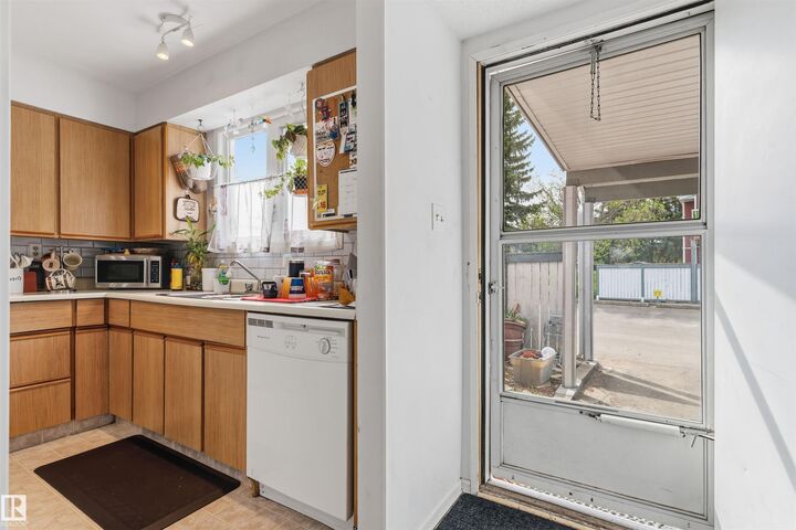 Property Photo:  1904 48 Street NW 54  AB T6L 5H3 