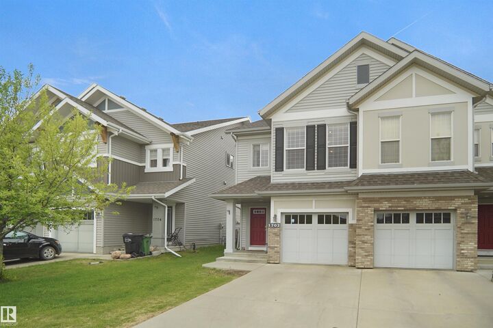 Property Photo:  1702 Chapman Way SW  AB T6W 0Y6 