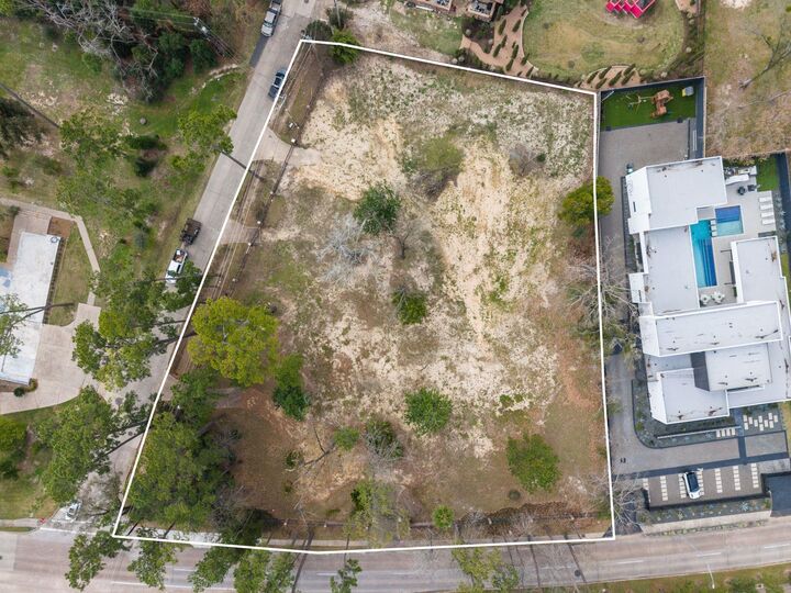 Property Photo:  9201 Memorial Drive  TX 77024 