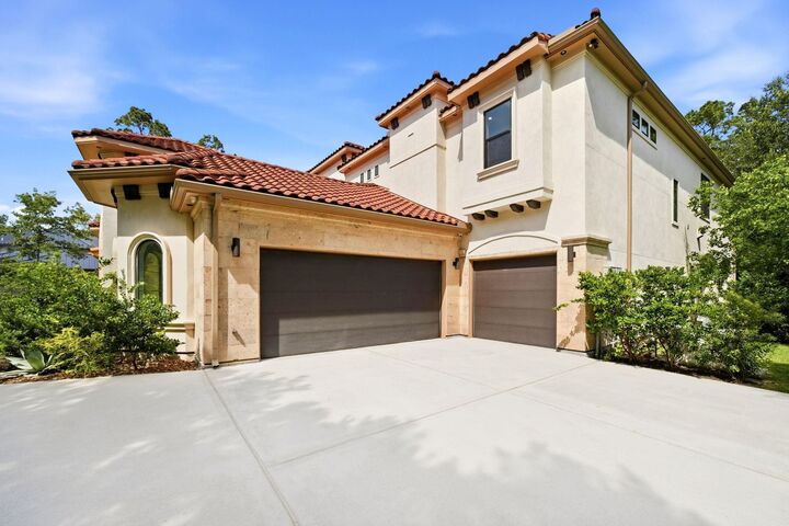 Property Photo: 27418 Jacobs Path Lane TX 77386