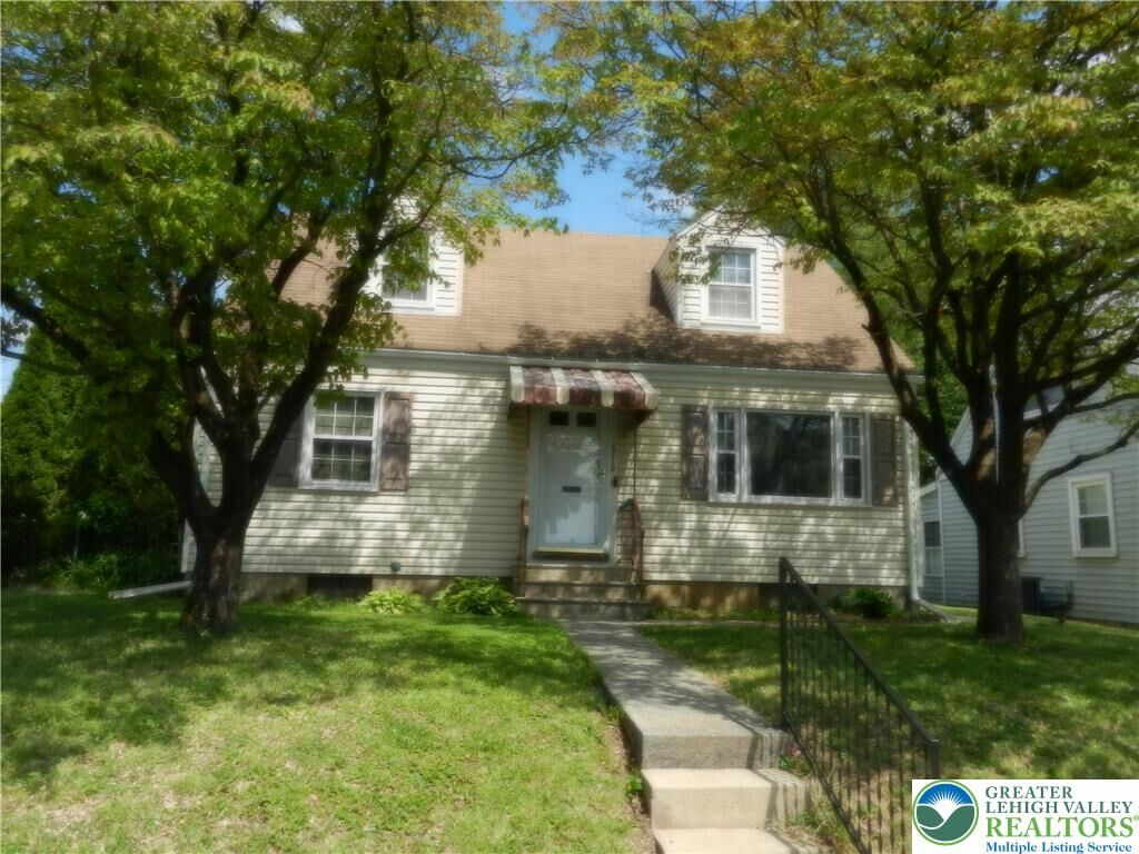 Property Photo: 1219 S Albert Street PA 18103