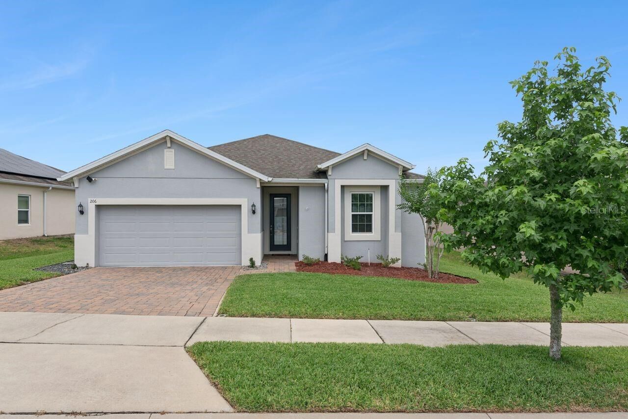 Property Photo: 206 Hydra Way FL 34736