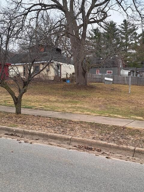 Property Photo:  939 Sundberg Street  MI 49601 