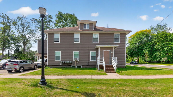 Property Photo:  127 W Wilkins Street  MI 49203 