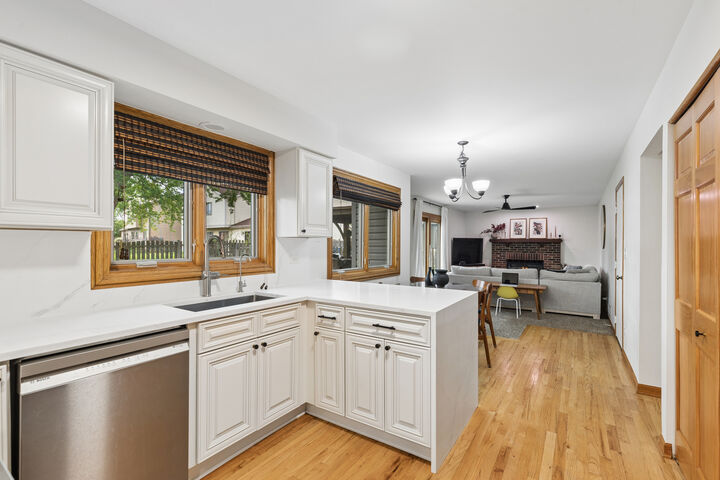 Property Photo: 1424 Westport Ridge IL 60014