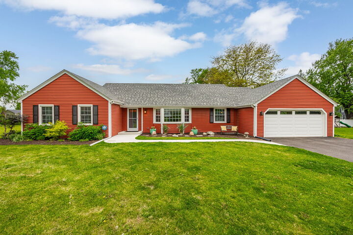 Property Photo:  27W359 Aspen Court  IL 60190 