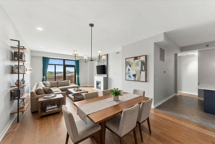 Property Photo:  3140 N Sheffield Avenue 709  IL 60657 