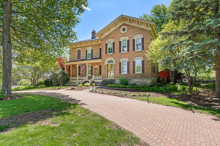 Property Photo:  1542 Plainfield Road  IL 60543 