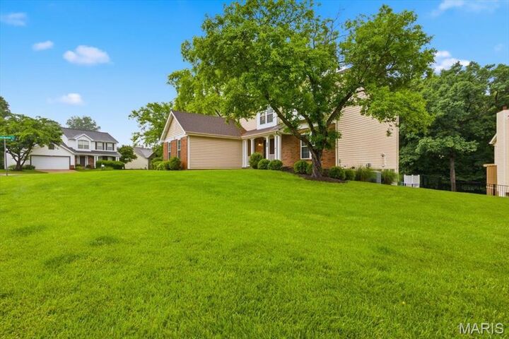 Property Photo:  20 Greystoke Court  MO 63021 