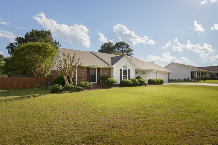 Property Photo: 303 Cordelia Way AL 35633