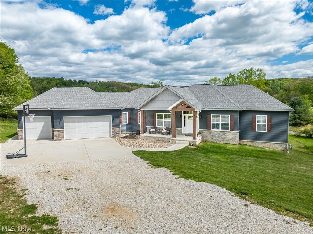 Property Photo: 5 Choctaw Trail OH 44644