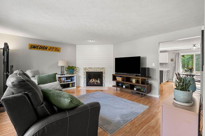 Property Photo:  5 Westminster Drive  NH 03064 