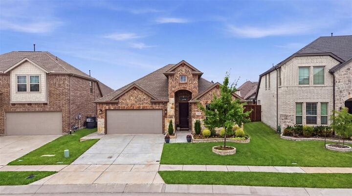 Property Photo: 552 Taylor Drive TX 75087