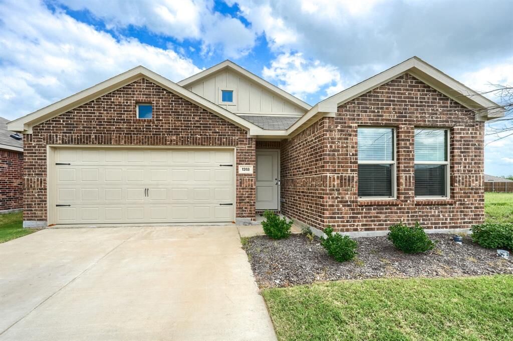 Property Photo: 1318 Eldridge Pond Street TX 75126