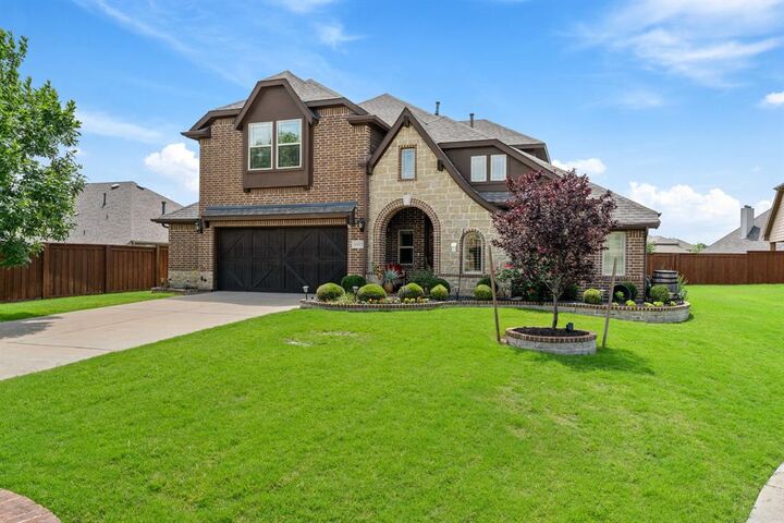 Property Photo: 1695 Ivybridge Way TX 75126
