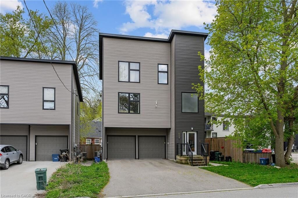 Property Photo:  519 Duke Street W Upper  ON N2H 3Y7 