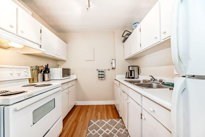 Property Photo:  4944 Dalton Drive NW 112  AB T3A 2E6 