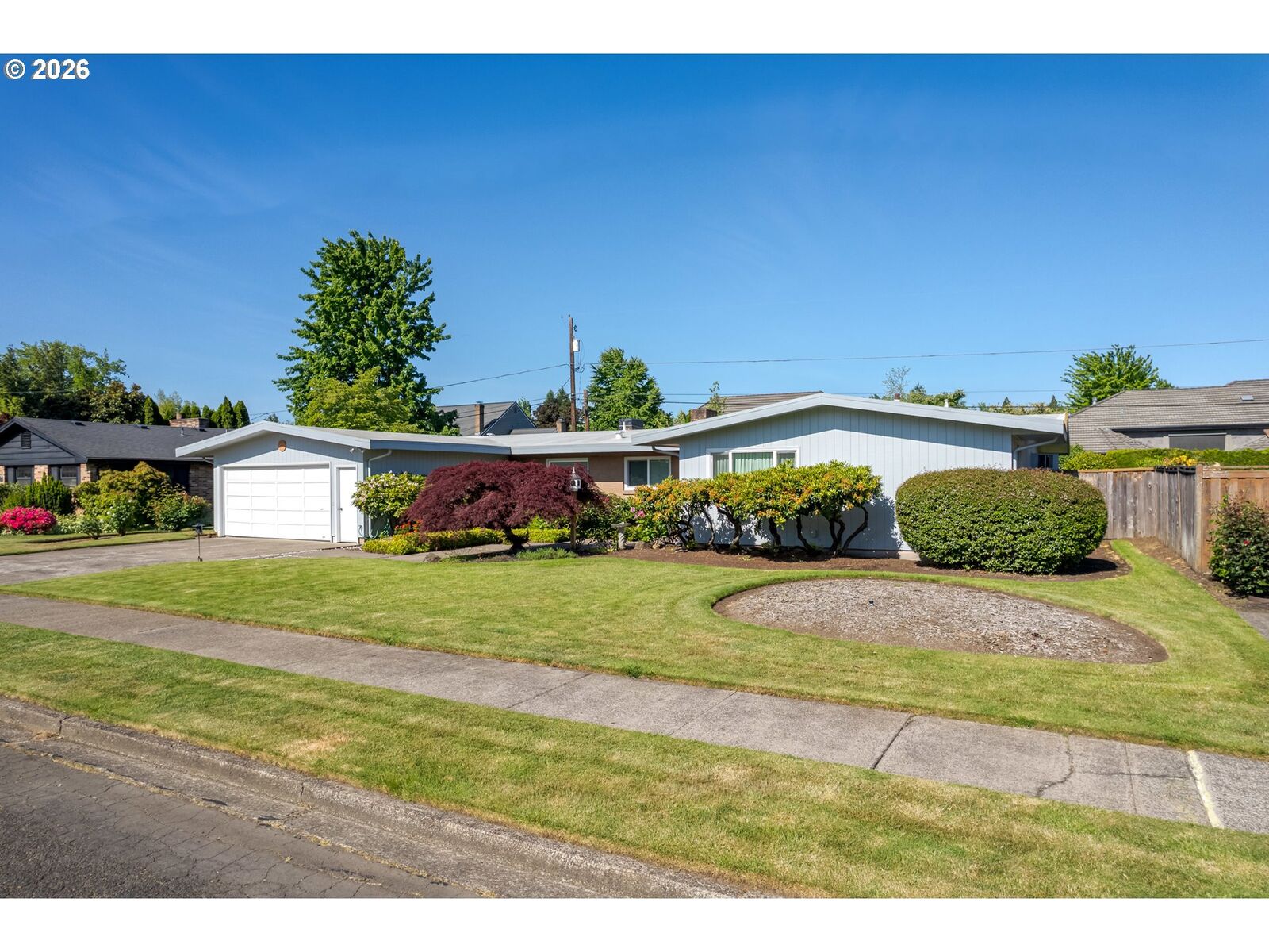 Property Photo: 2872 Sarah Ln OR 97408