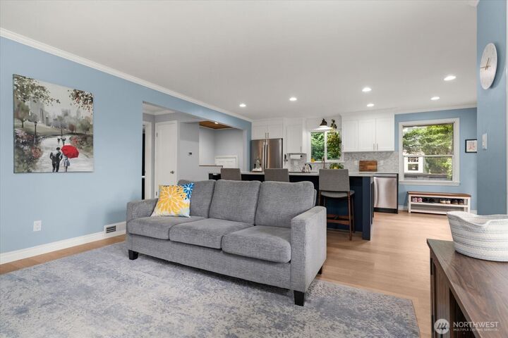 Property Photo:  2129  42nd Avenue SW  WA 98116 