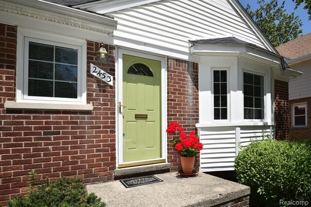 Property Photo: 2453 Windemere Road MI 48009