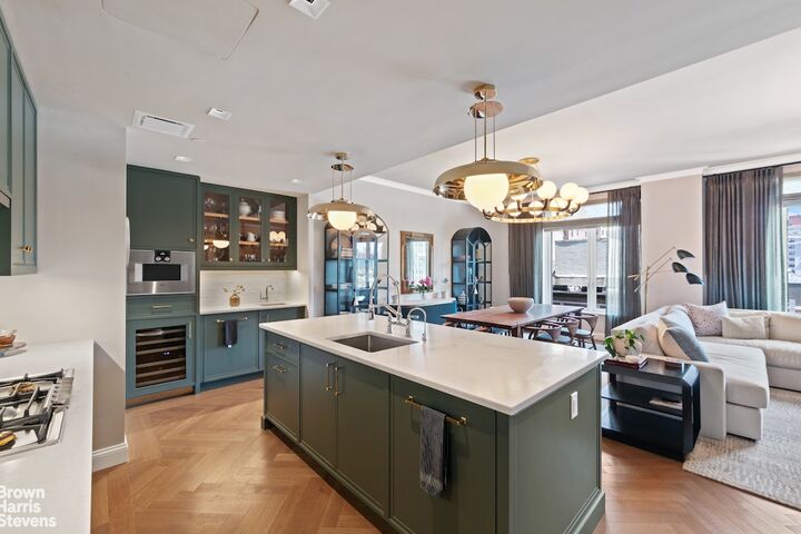 Property Photo:  250 W 81st Street 10B  NY 10024 