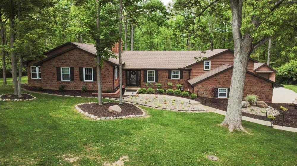 Property Photo: 3010 Parkwood Dr IN 47374