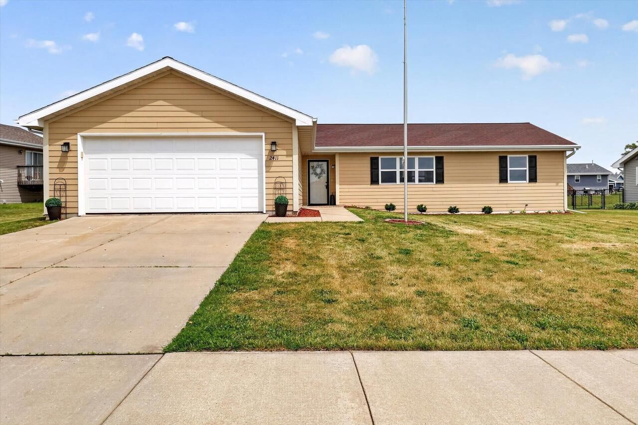 Property Photo:  2411 S Terrace Street  WI 53546 