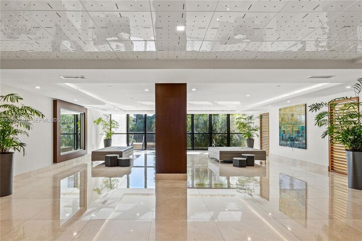 Property Photo:  540 Brickell Key Dr 1600  FL 33131 