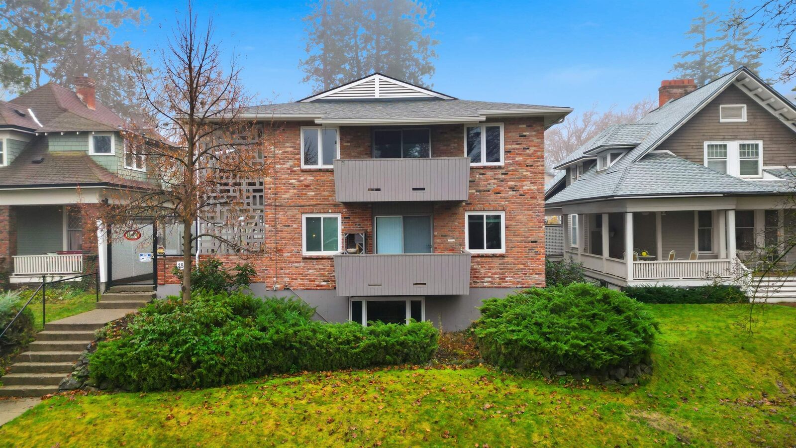 Property Photo:  1821 W 8th Ave 5  WA 99204 
