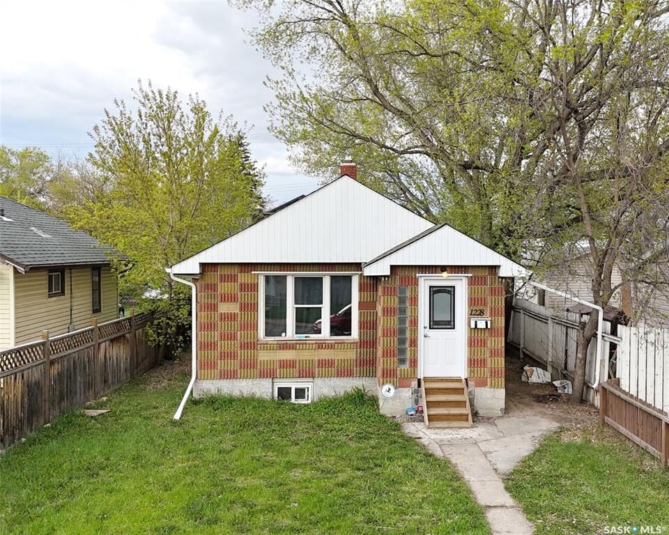 Photo de la propriété:  1228 1st Avenue N  SK S7K 1Y6 