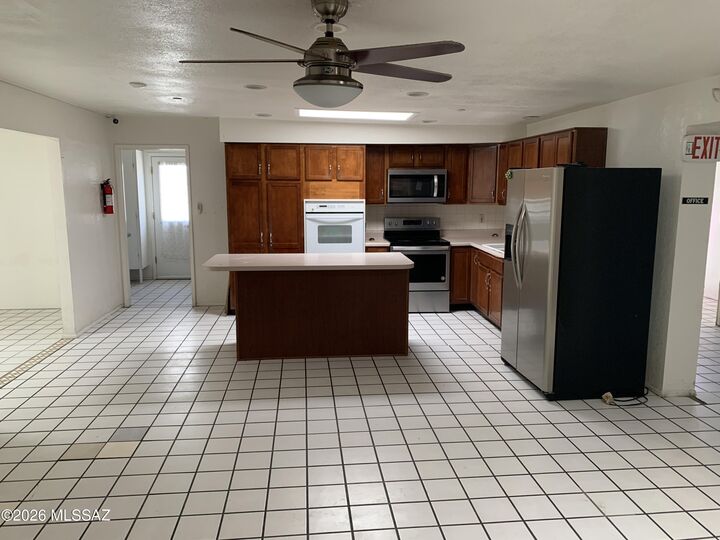 Property Photo: 955 N Larry Place AZ 85710