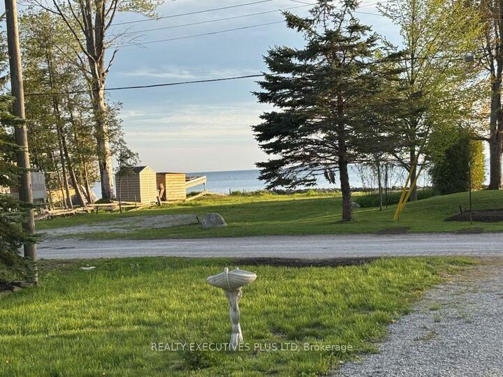 Property Photo: 2757 Lone Birch Trail ON L0K 1B0