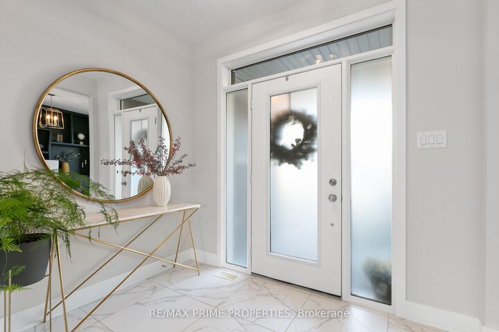 Property Photo: 148 Aubrais Crescent ON K1W 0N1
