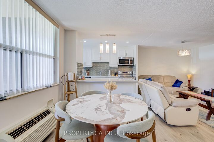 Property Photo: 966 Inverhouse Drive 109 ON L5J 4B6