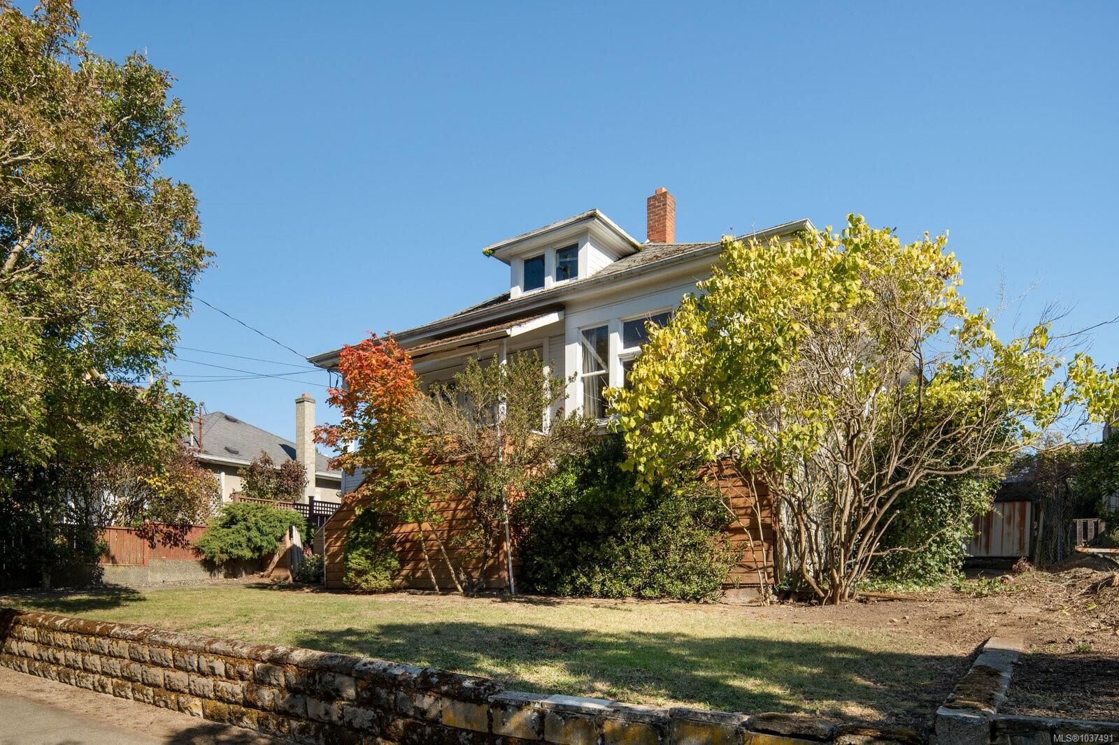 Property Photo: 2639 Prior St BC V8T 3X7