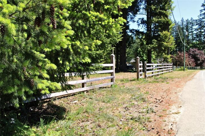 Property Photo: 3715 Melrose Rd BC V9K 1V3