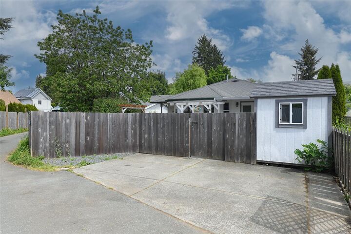 Property Photo: 781 Stewart Ave B BC V9N 3H3
