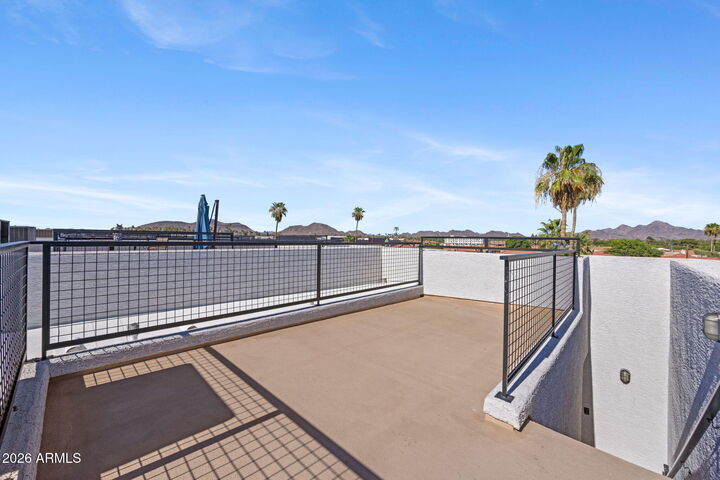 Property Photo: 7827 N 20th Glen AZ 85021