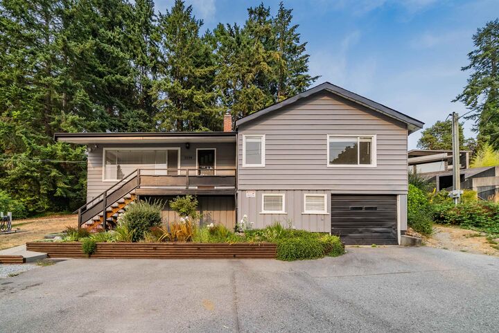 5258 Sunshine Coast Highway — photo 1