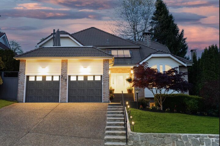 318 Roche Point Drive — photo 1