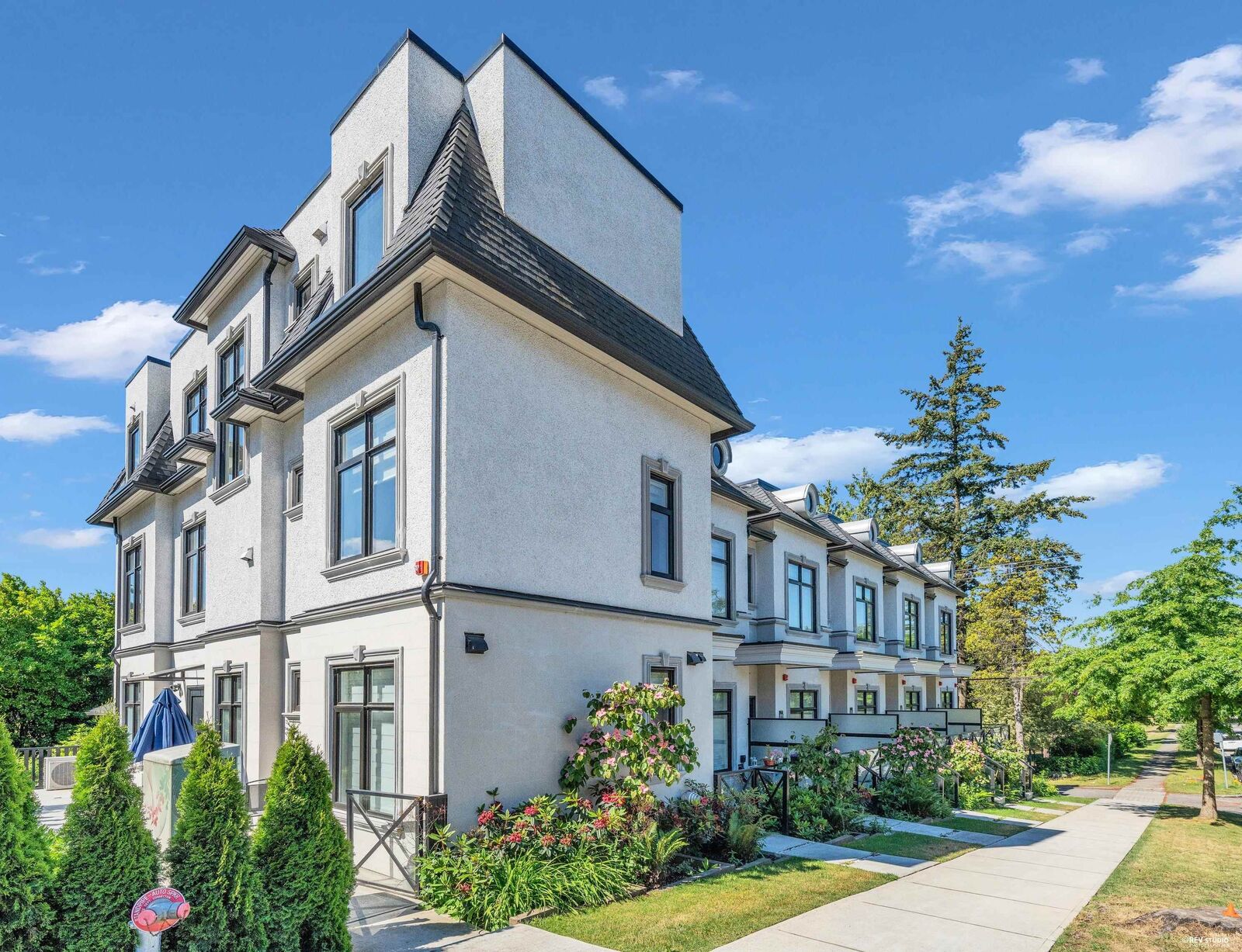 Property Photo: 7711 Granville Street BC V6P 4Y9