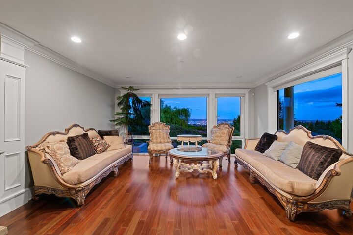 Property Photo: 761 Eyremount Drive BC V7S 2A3