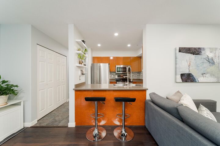 Property Photo: 1688 E 8th Avenue 201 BC V5N 1T5