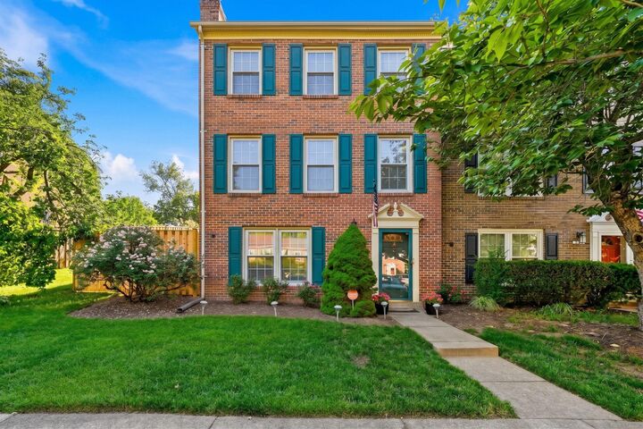 Property Photo: 8218 Doctor Craik Court VA 22306