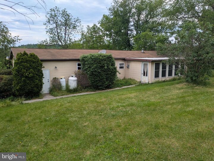 Property Photo:  4 Kansas Road  PA 17040 
